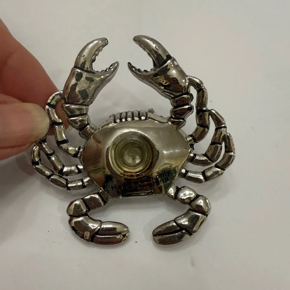 Beach Crab's silver metal salt and pepper shakers